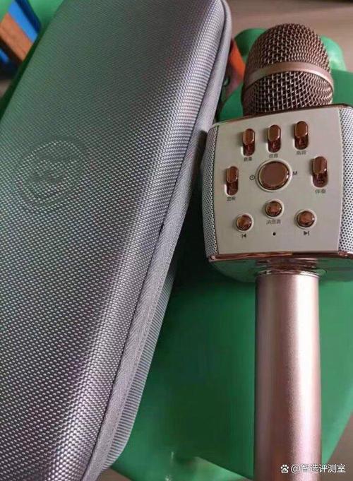 屁颠虫话筒连接音箱