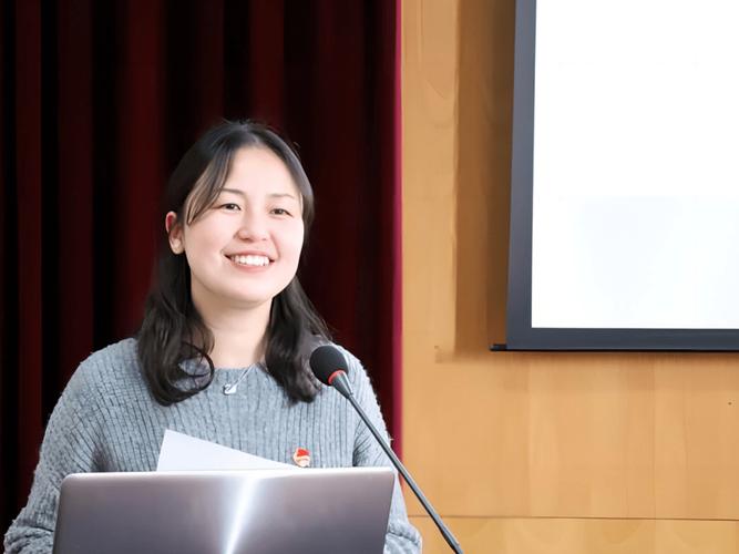东南大学钱怡君