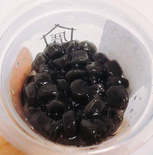 奶茶里黑色的像芝麻截图