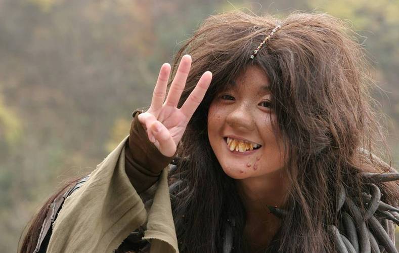 丑女扮丑电视剧缩略图