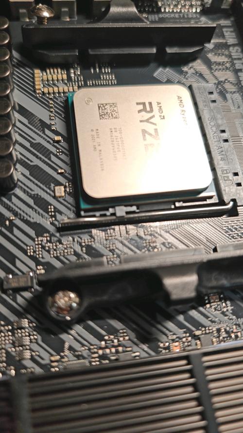 amd散热器螺丝拧不下去缩略图