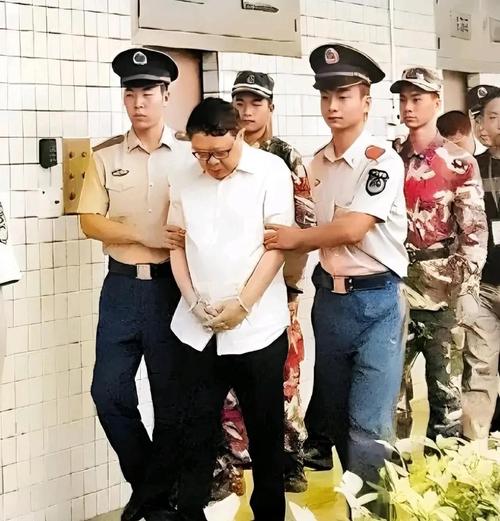 清风三部曲拍卖警察