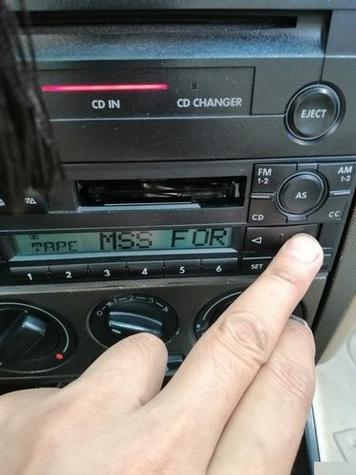 车用DVD不能播放CD碟片吗
