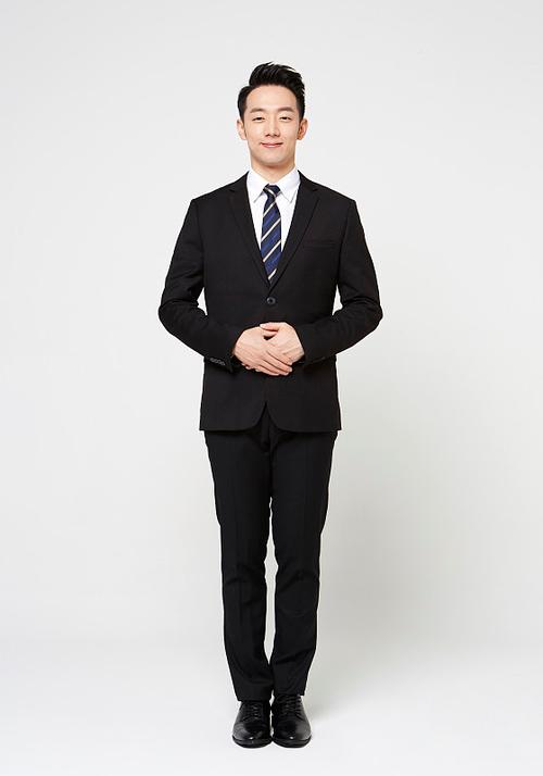 男士站姿标准礼仪