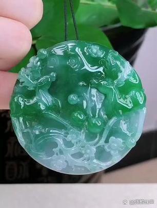 翡翠能戴着洗澡吗