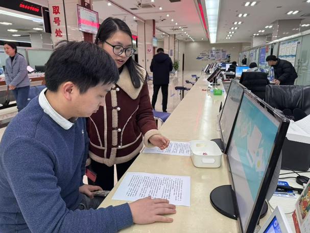 拼多多帮家人取件方法