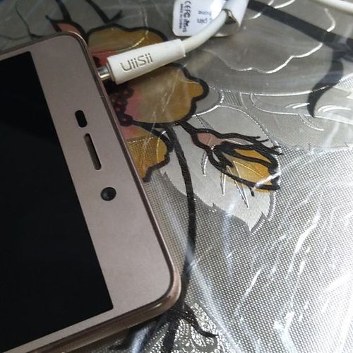 耳机太大塞不进去