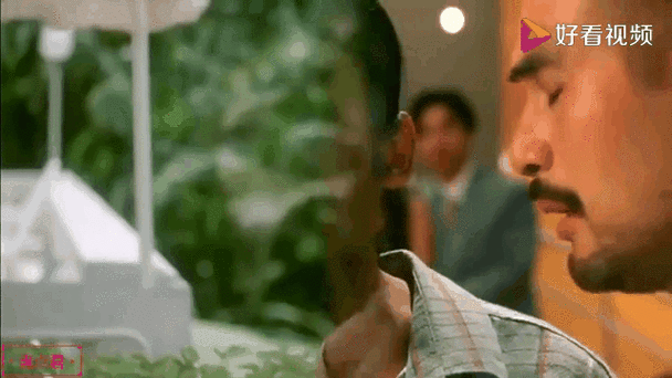 见美女流鼻血gif