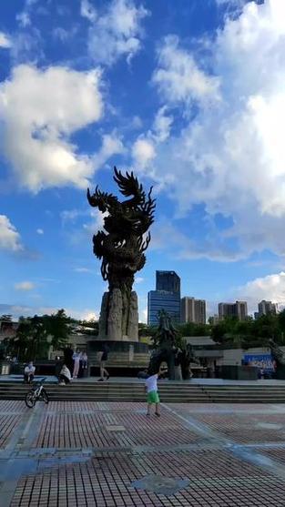 龙城广场在哪里