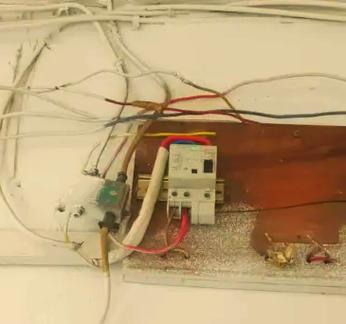 家里跳闸来电后wifi不能用了