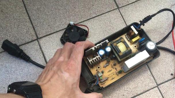 电瓶车充电充一会就满了怎么回事