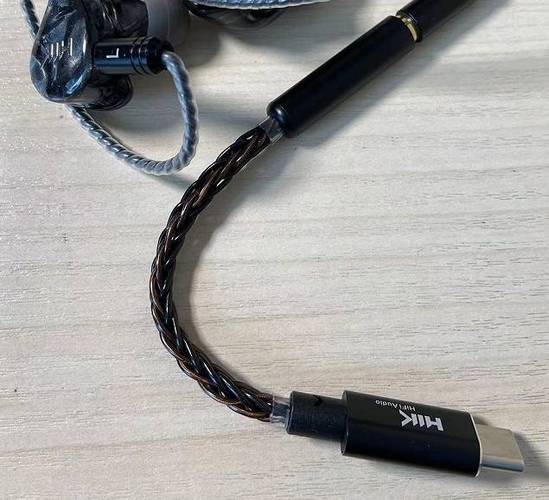 usb-c转 3.5毫米耳机插孔转换器技术规格