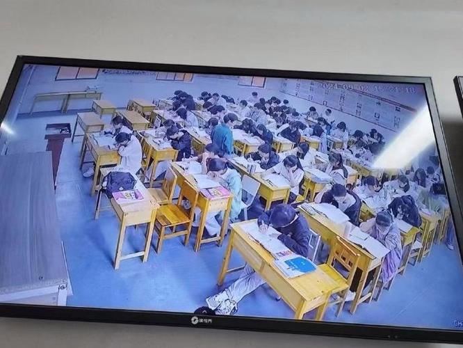 班主任有权在班里装摄像头吗