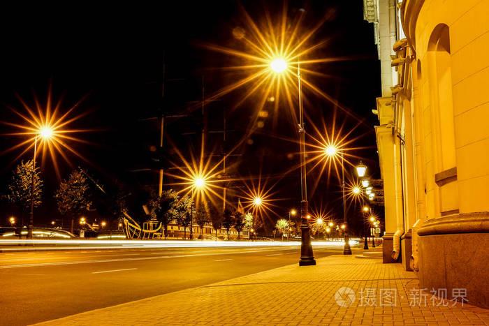 夜晚拍灯光一长条光线