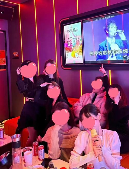 全民k歌男的跟女的暧昧