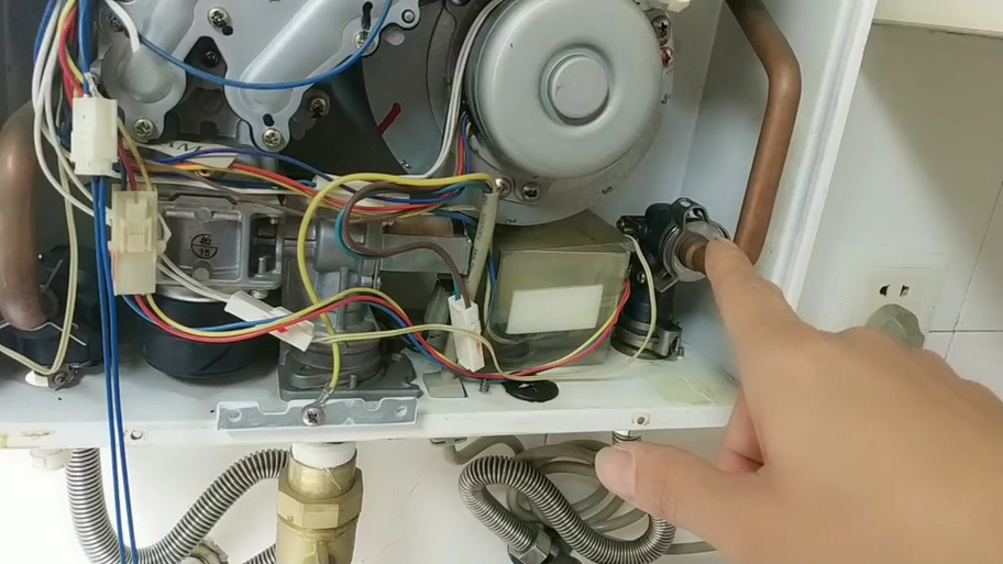 燃气热水器按键无反应