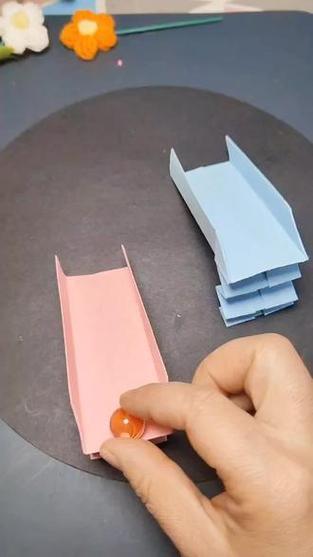 用纸折一个滑滑梯