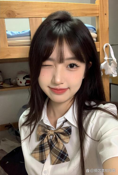 女孩拍写真照的含义