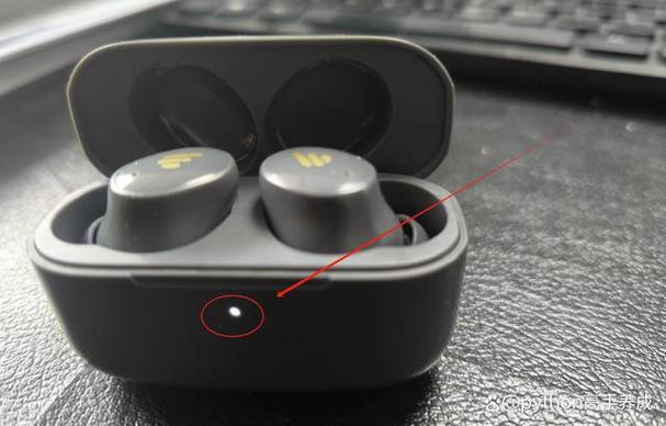 蓝牙耳机只放一个可以充电吗