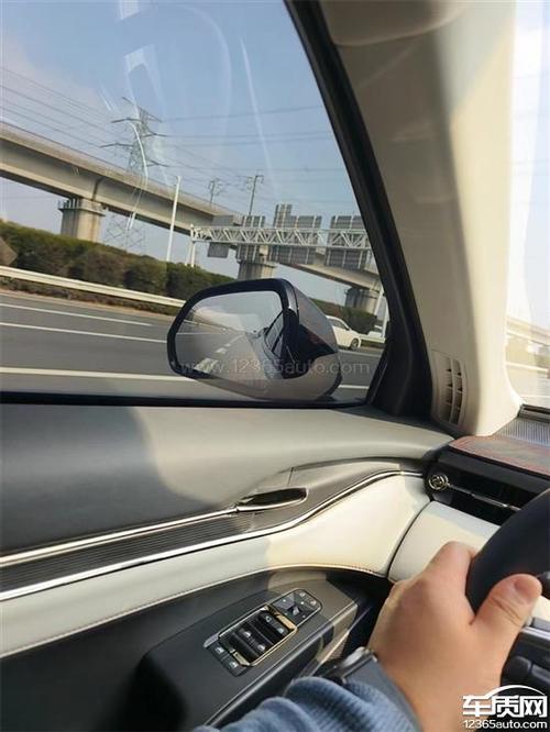 后视镜屏幕反光看不清楚