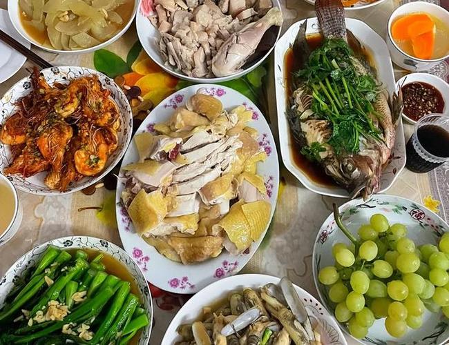 别人说你吃大餐该怎么低调回答