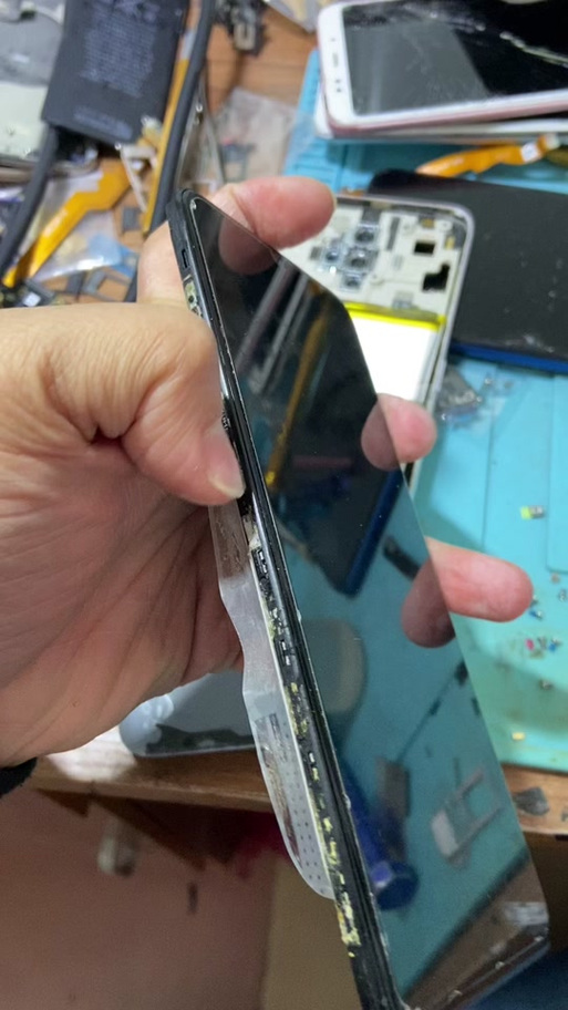 小米手机脱胶售后可以处理么