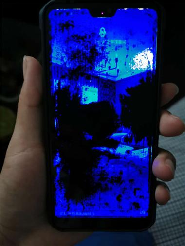 手机屏幕漏液一点点会扩散吗