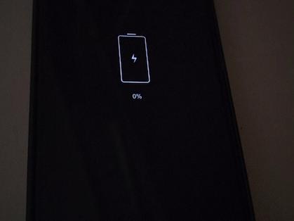 手机电量低关机后无法开机缩略图