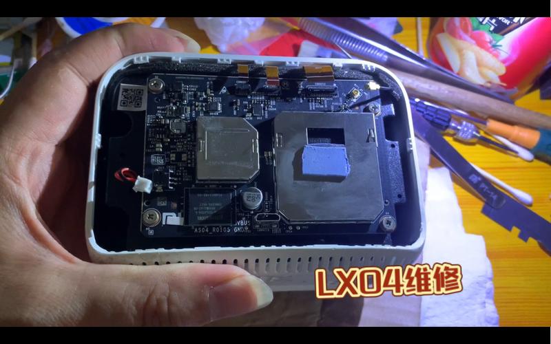 小爱怎么拆开外壳视频截图