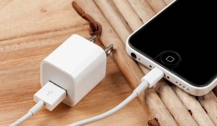 iPhone手机不送充电器吗