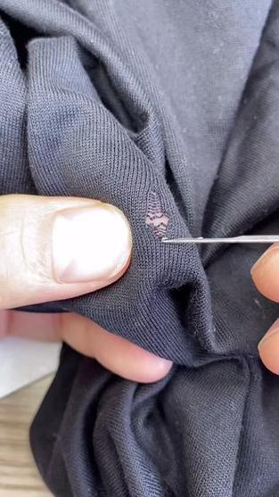 衣服破了小洞怎样补救