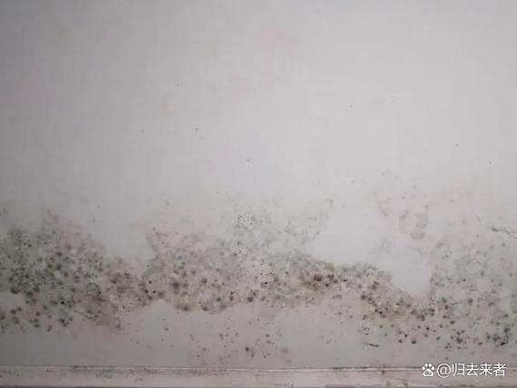 空调上方墙面发黑的原因