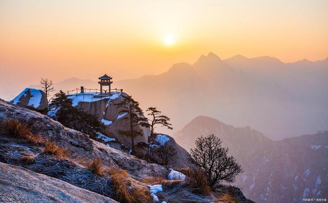 三山五嶽的意思