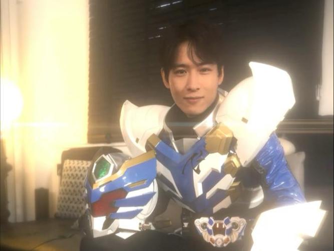 飞鹰铠甲召唤人