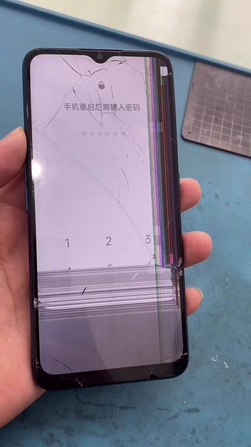 手机屏有横纹跳动怎么回事