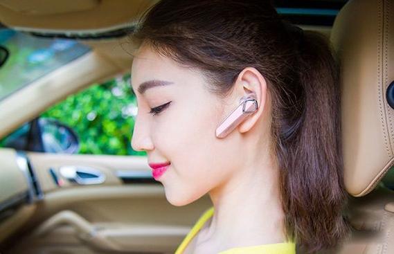 蓝牙耳机可以边充电边听歌吗缩略图