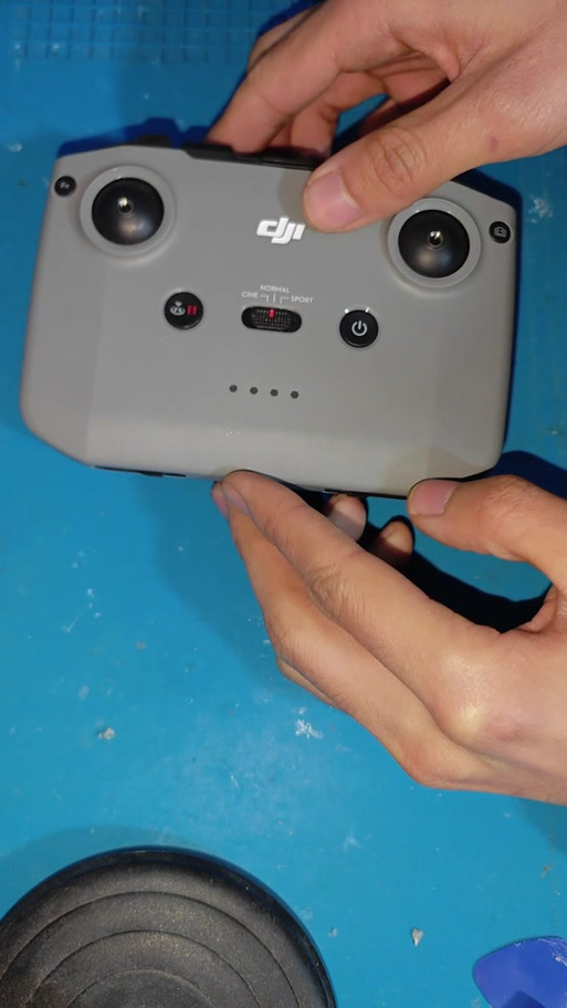 dji遥控器无法开机