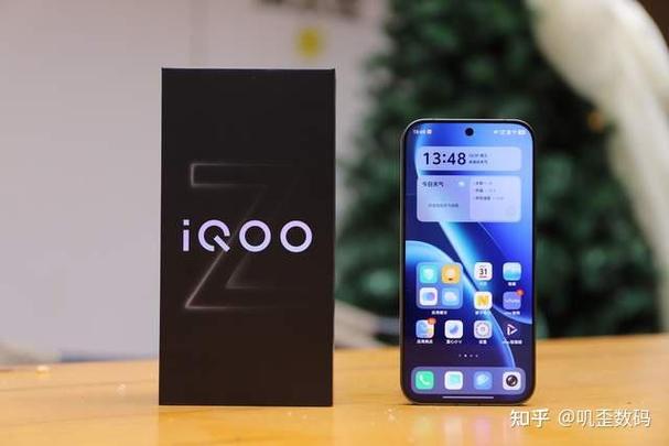 iqooz11turbo插卡孔在哪