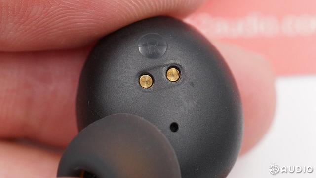 蓝牙耳机充电触点分正负极吗缩略图