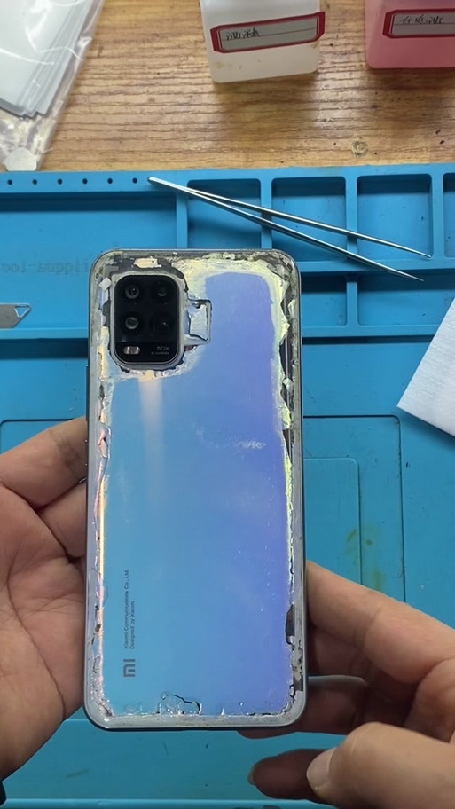 小米10后盖玻璃碎了影响使用吗