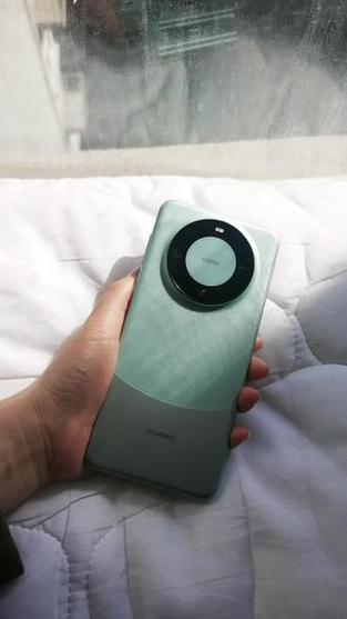 华为mate60喇叭杂音