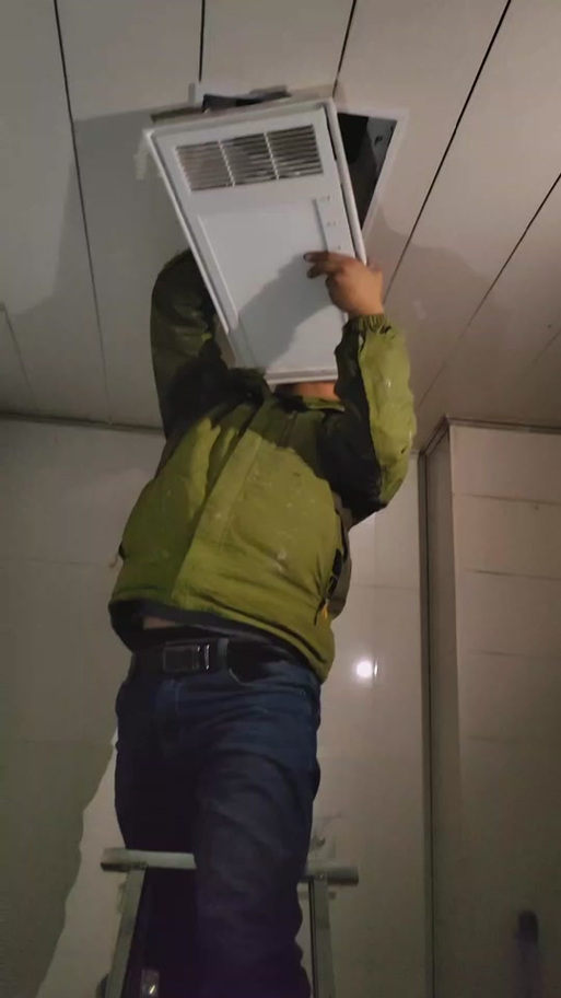 欧普浴霸照明灯面板拆卸图