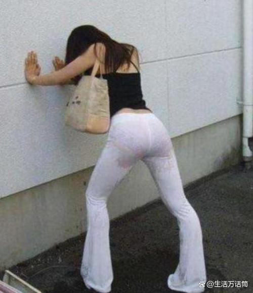 女生一个人逛街尴尬吗截图