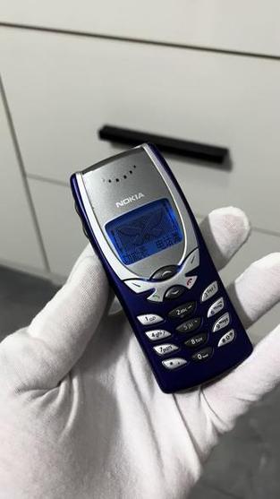 诺基亚8250当时上市价格