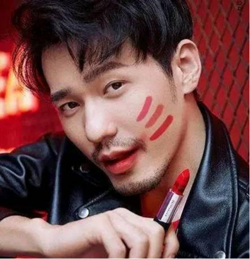 主动给你买口红的男人