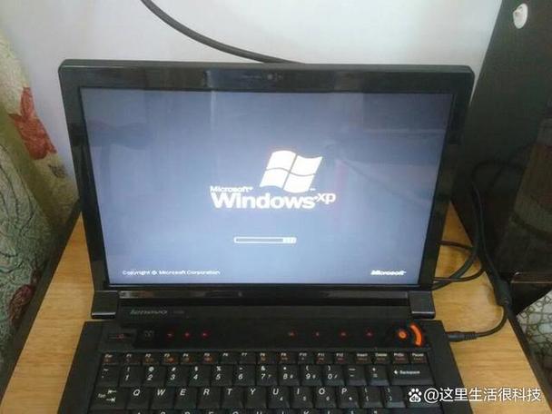 电脑关机但是电源灯是亮的