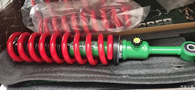 减震按着软走起来硬