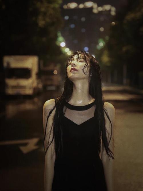 女生发下雨了啥意思缩略图