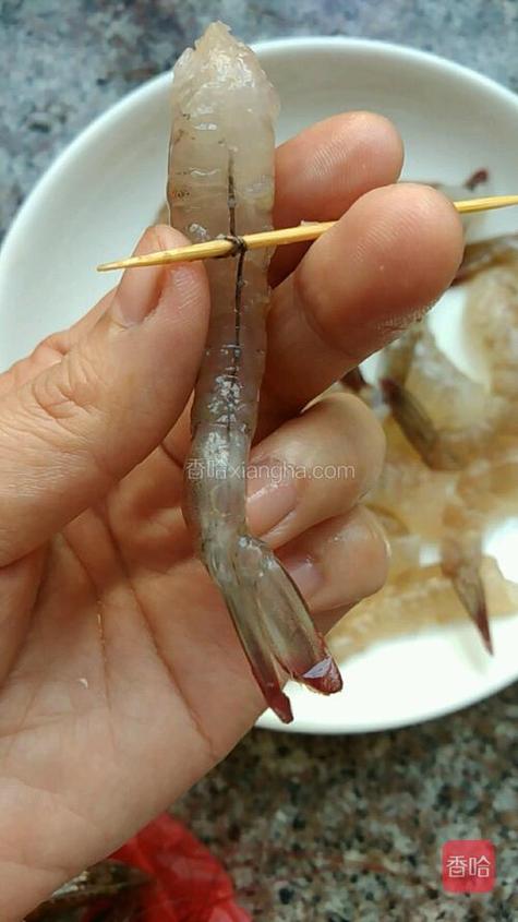 一根牙签剥虾技巧视频