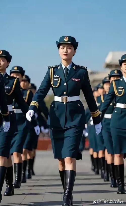 《中国女兵》